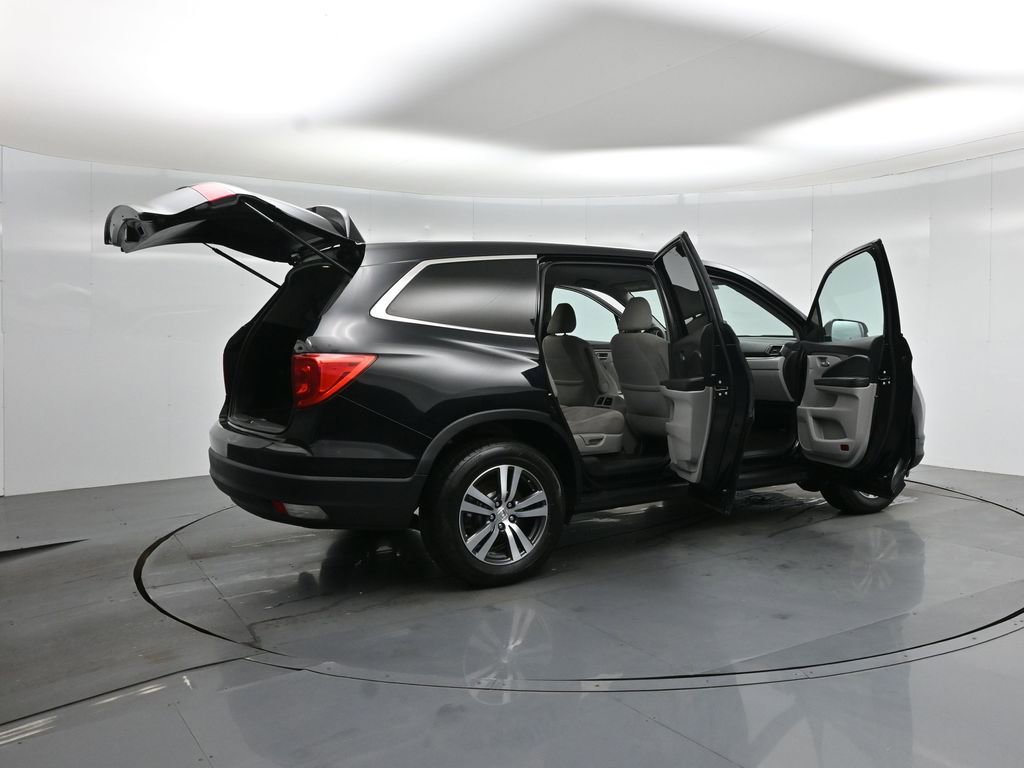 Used 2017 Honda Pilot EX image 5