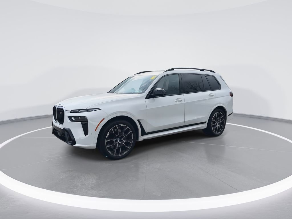 Used 2025 BMW X7 M60i image 4