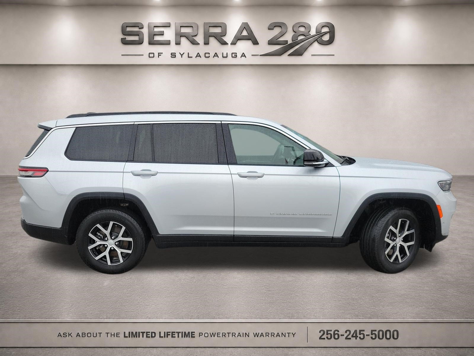 Used 2024 Jeep Grand Cherokee L Limited w/ Luxury Tech Group II AWD/4WD image 4