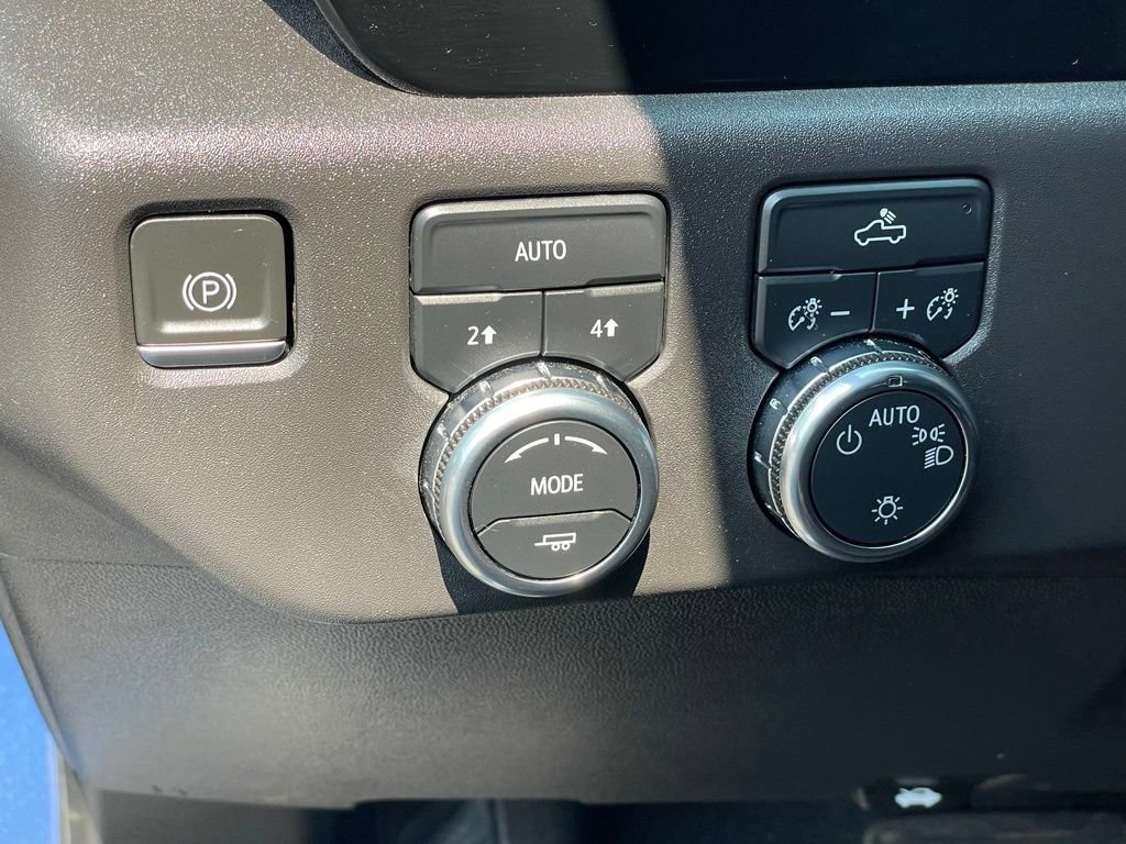 Used 2024 GMC Sierra 1500 SLE w/ Preferred Package AWD/4WD image 15