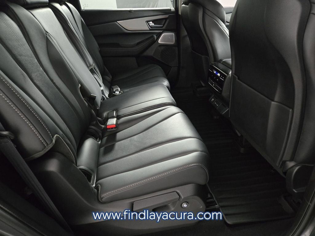 Used 2025 Acura MDX SH-AWD w/ Technology Package image 18