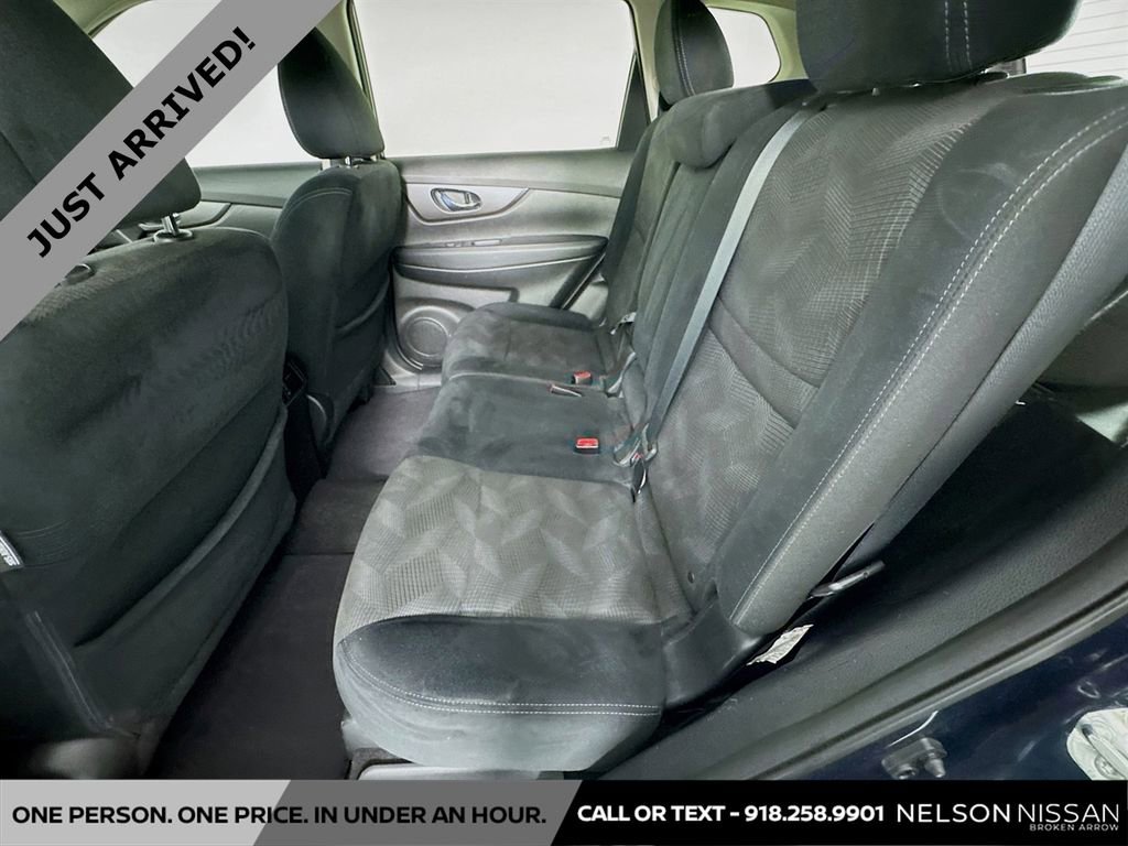 Used 2015 Nissan Rogue SV w/ SV Premium Package image 24
