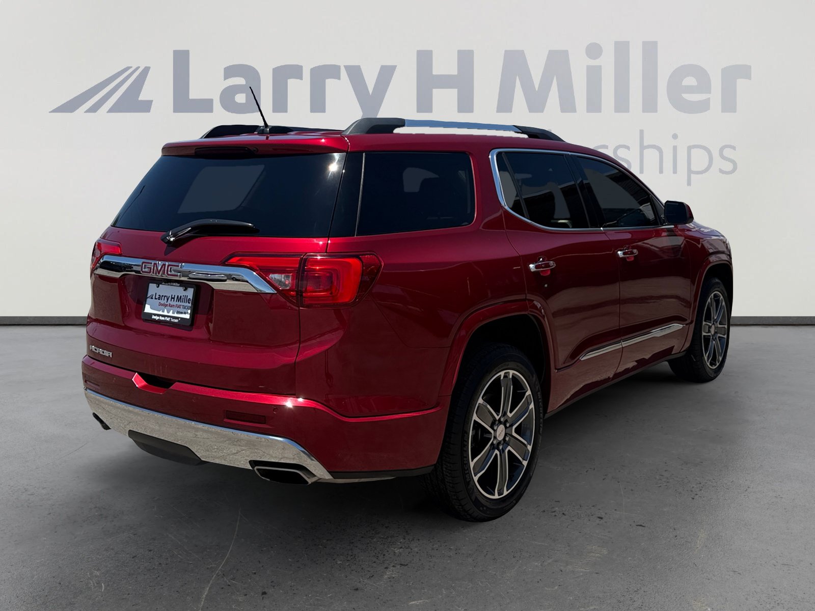 Used 2019 GMC Acadia Denali w/ Technology Package FWD image 5