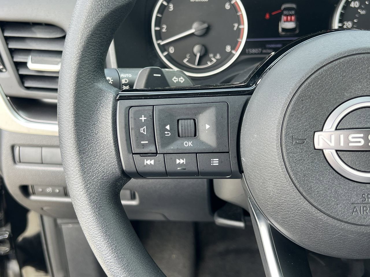 Certified 2023 Nissan Rogue SV image 10