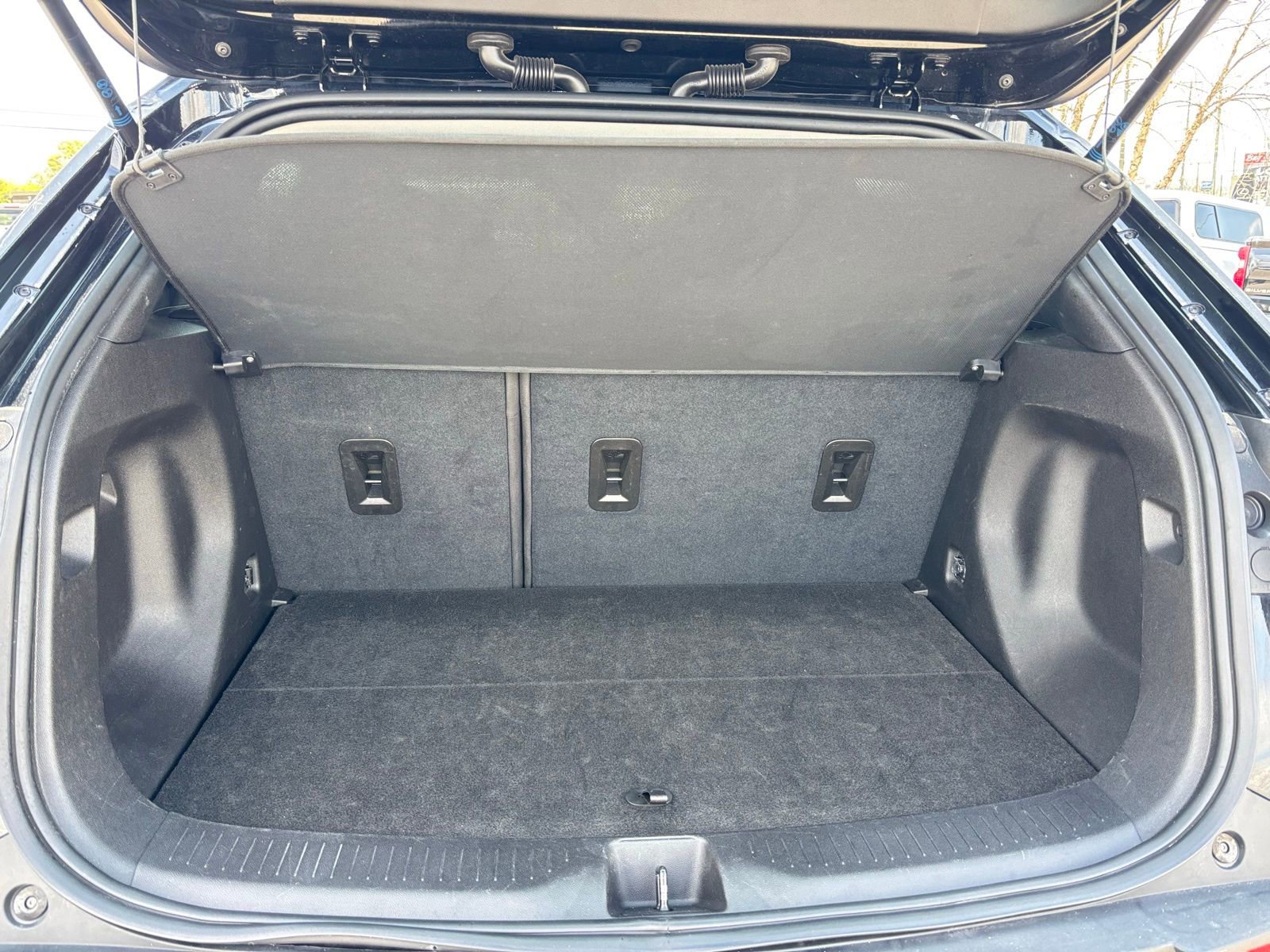 Used 2023 Chevrolet Bolt EUV LT FWD image 20