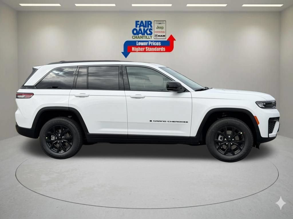 New 2026 Jeep Grand Cherokee Altitude AWD/4WD image 4