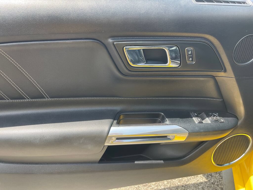 Used 2015 Ford Mustang Premium RWD image 8