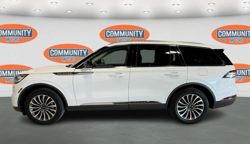 Used 2023 Lincoln Aviator Reserve w/ Elements Package Plus image 3
