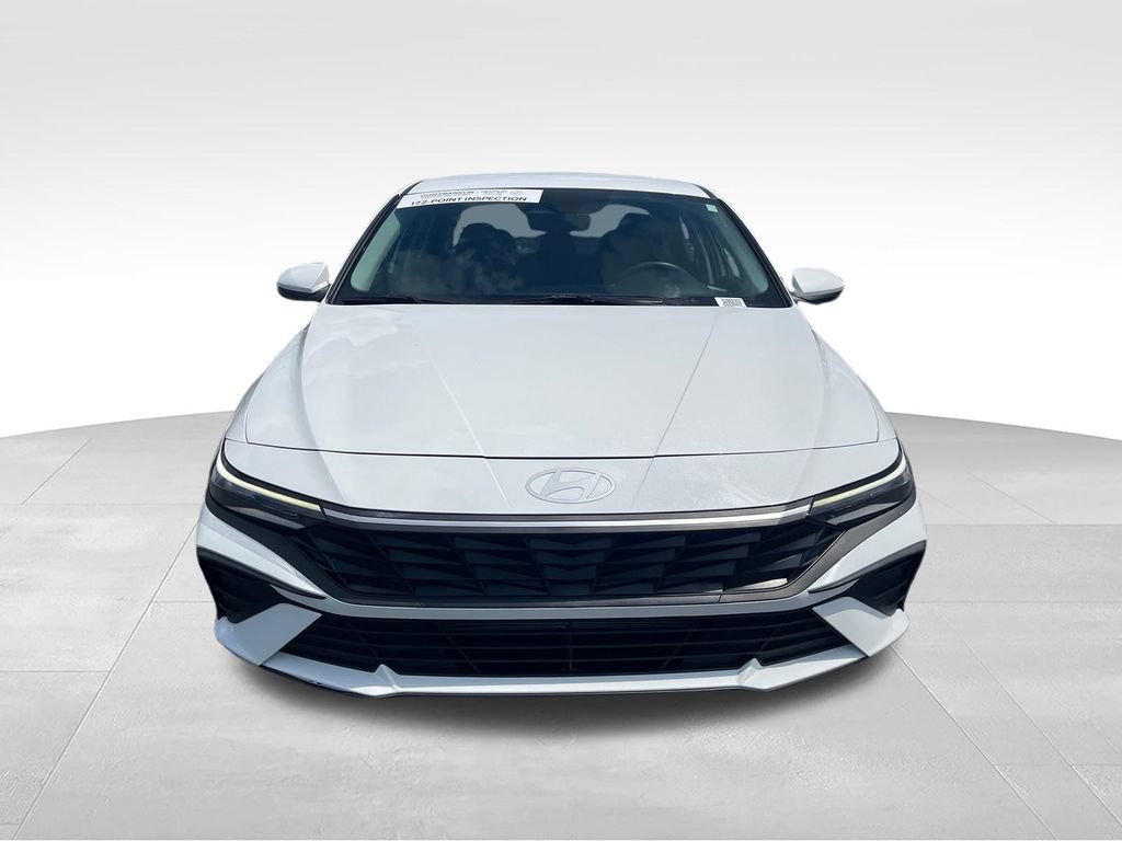 Used 2025 Hyundai Elantra SE FWD image 8