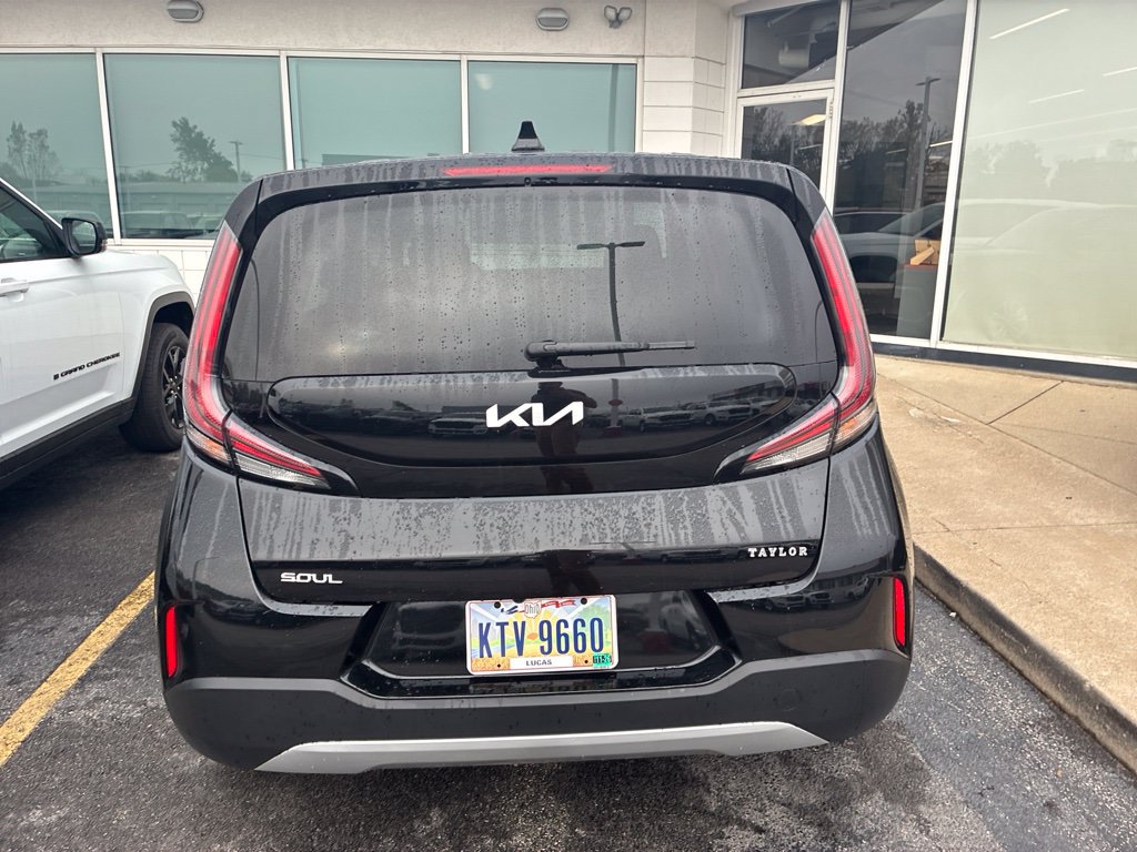 Used 2025 Kia Soul LX FWD image 5