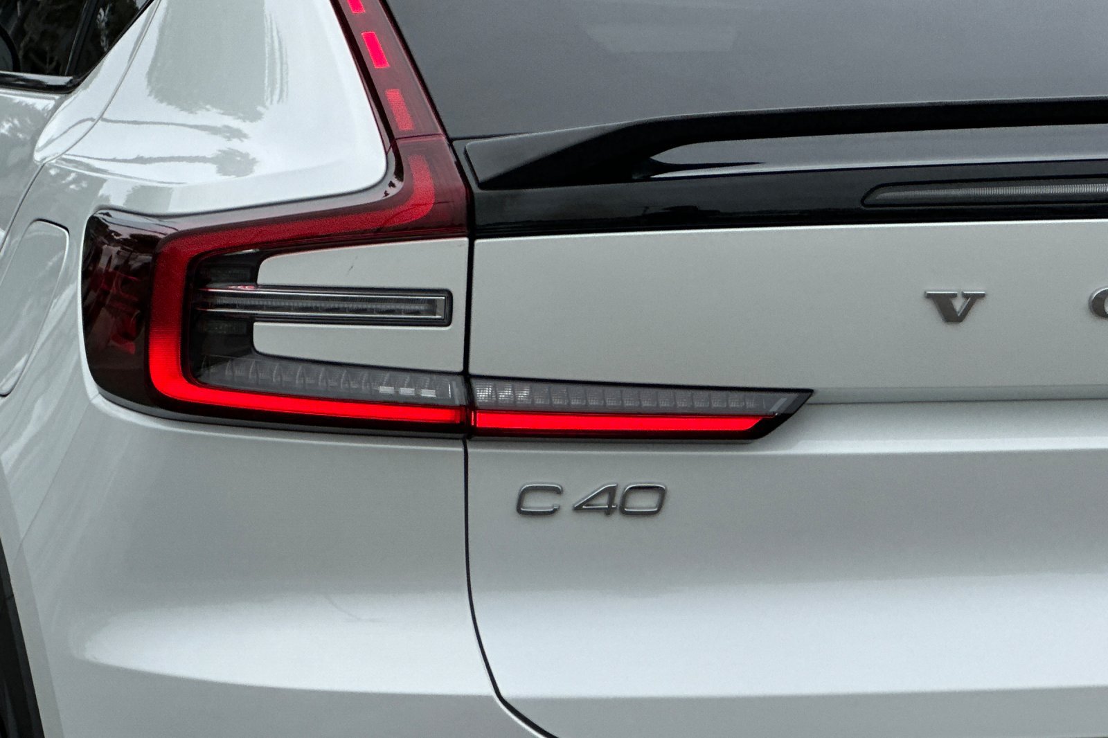Certified 2023 Volvo C40 P8 Recharge Ultimate w/ Protection Package Premier AWD/4WD image 34
