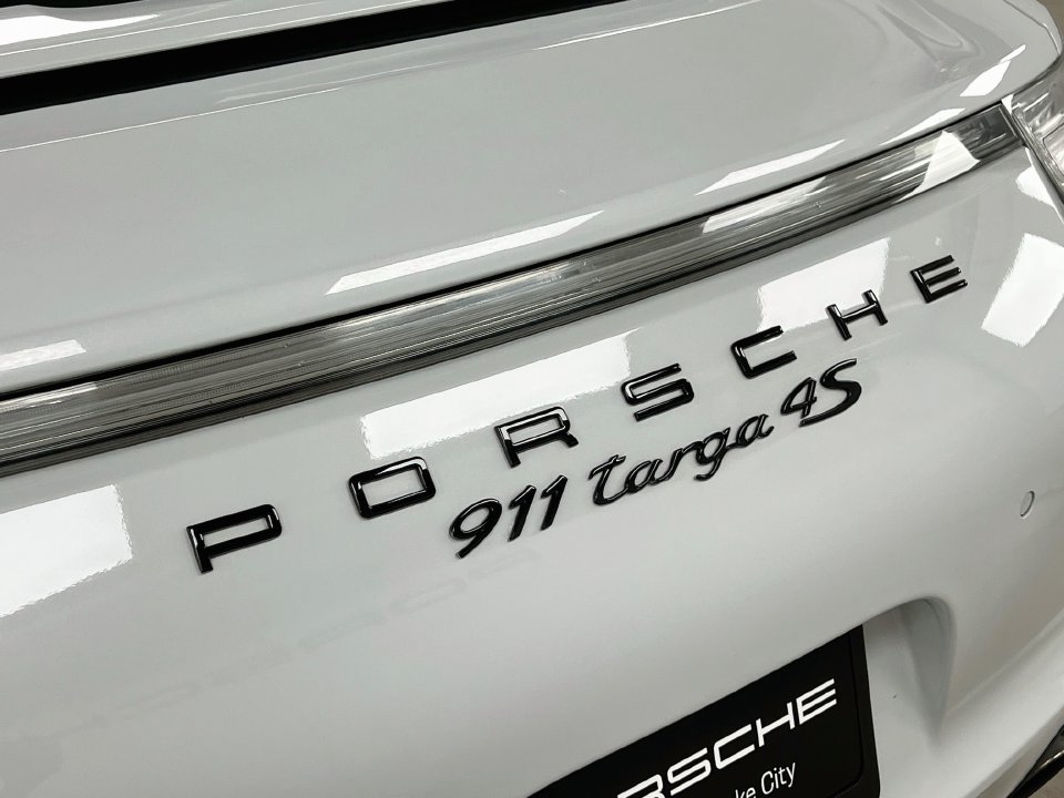 Used 2015 Porsche 911 Targa 4S AWD/4WD image 32