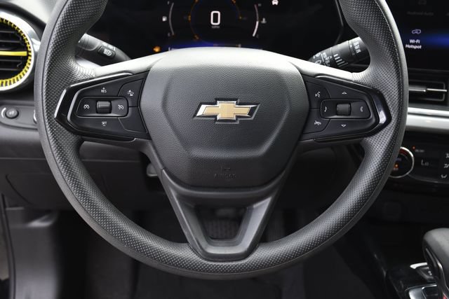 Used 2024 Chevrolet Trax LT FWD image 7