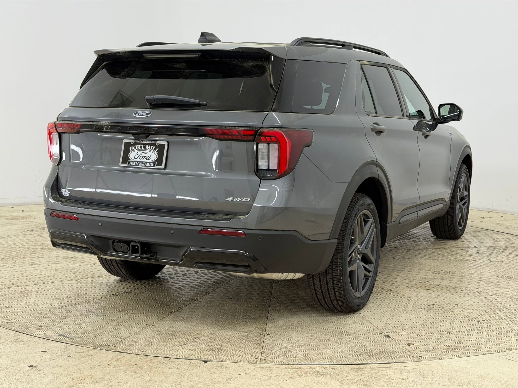 New 2026 Ford Explorer ST-Line w/ ST-Line Street Pack image 9