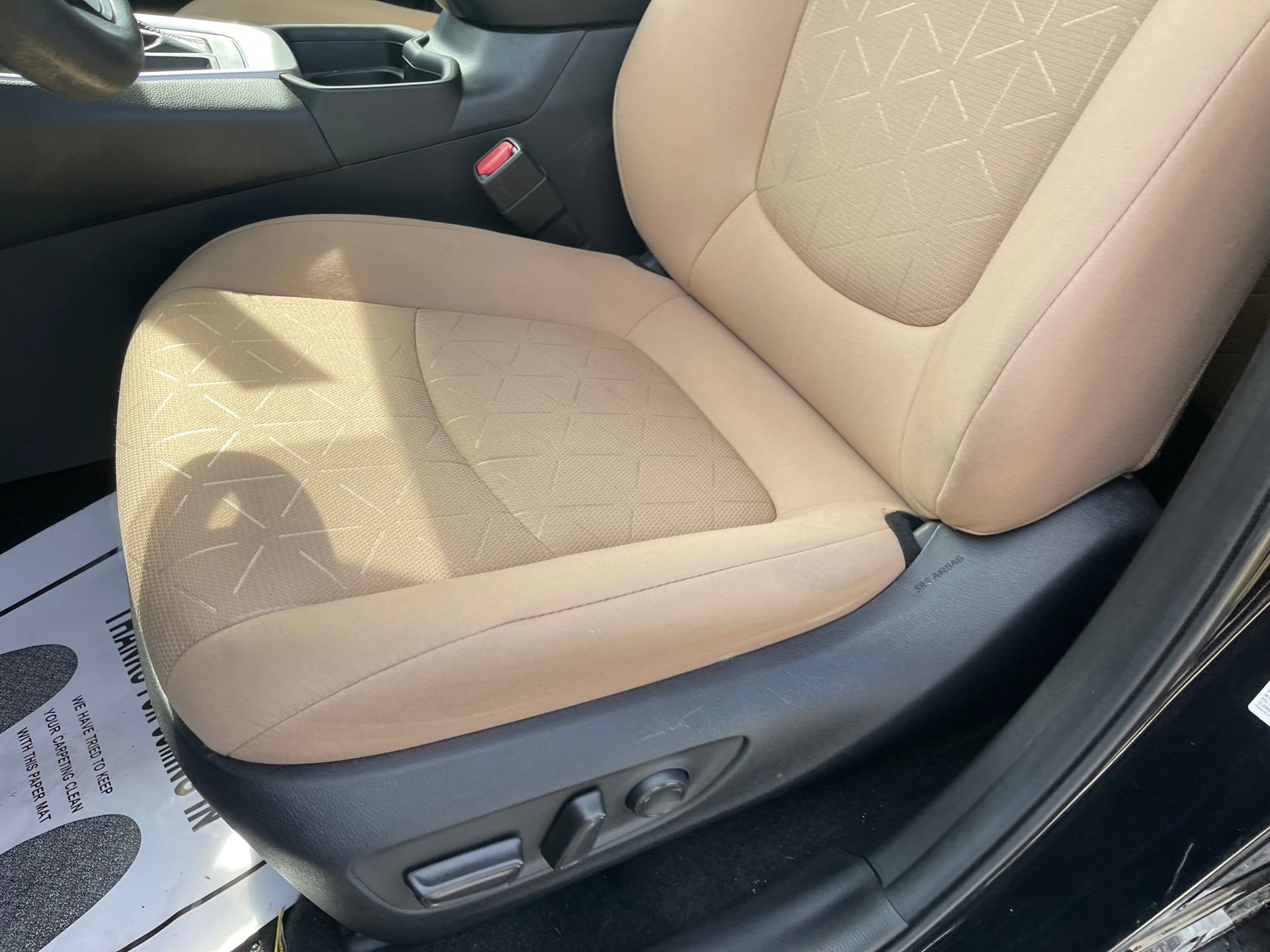 Used 2021 Toyota RAV4 XLE image 18