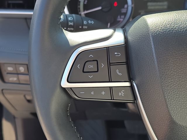 Used 2024 Toyota Highlander XLE AWD/4WD image 33
