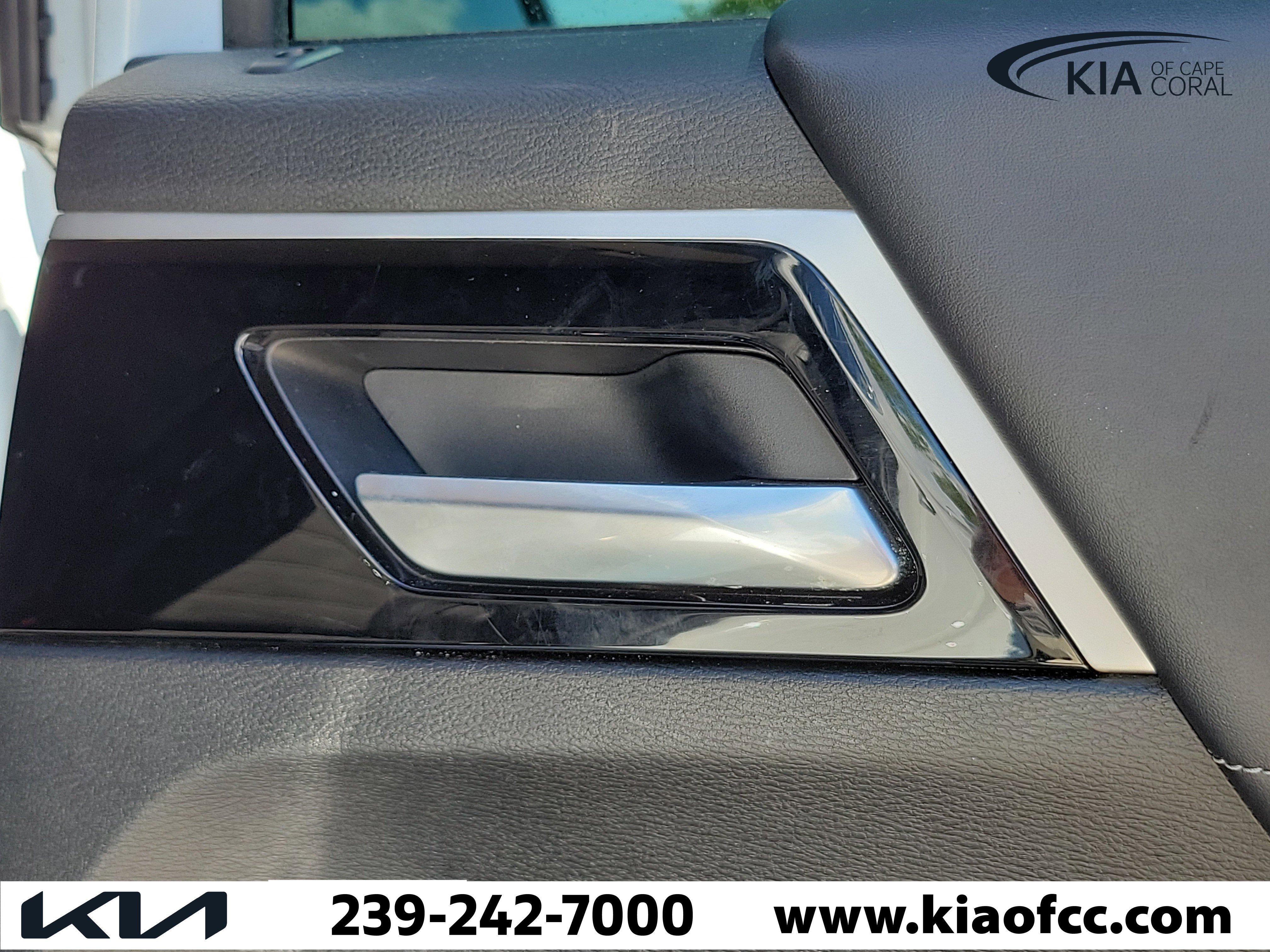 Used 2023 Mitsubishi Outlander SE Black Edition FWD image 29