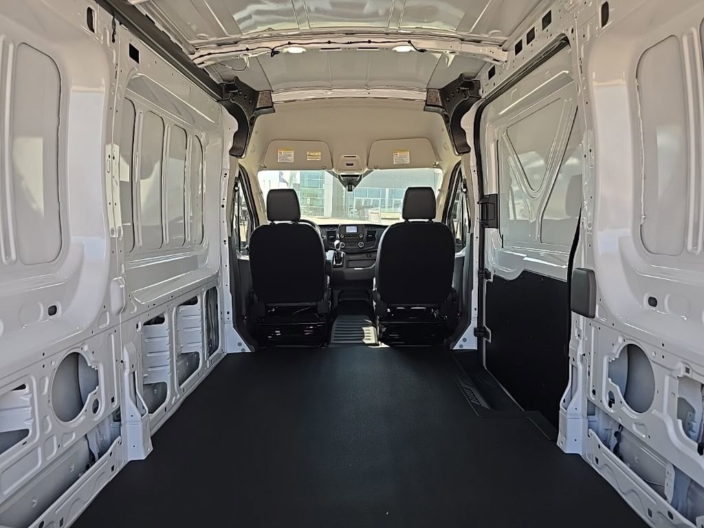 New 2025 Ford Transit 250 148 Medium Roof RWD image 10