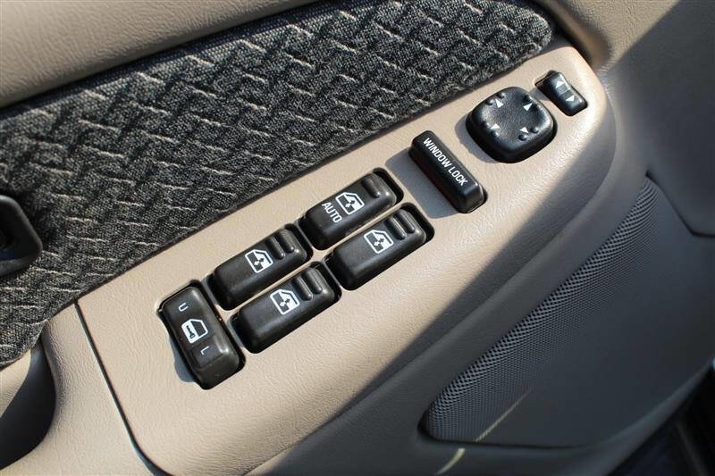 Used 2002 Chevrolet Avalanche 4x4 w/ Off-Road Suspension Pkg image 14