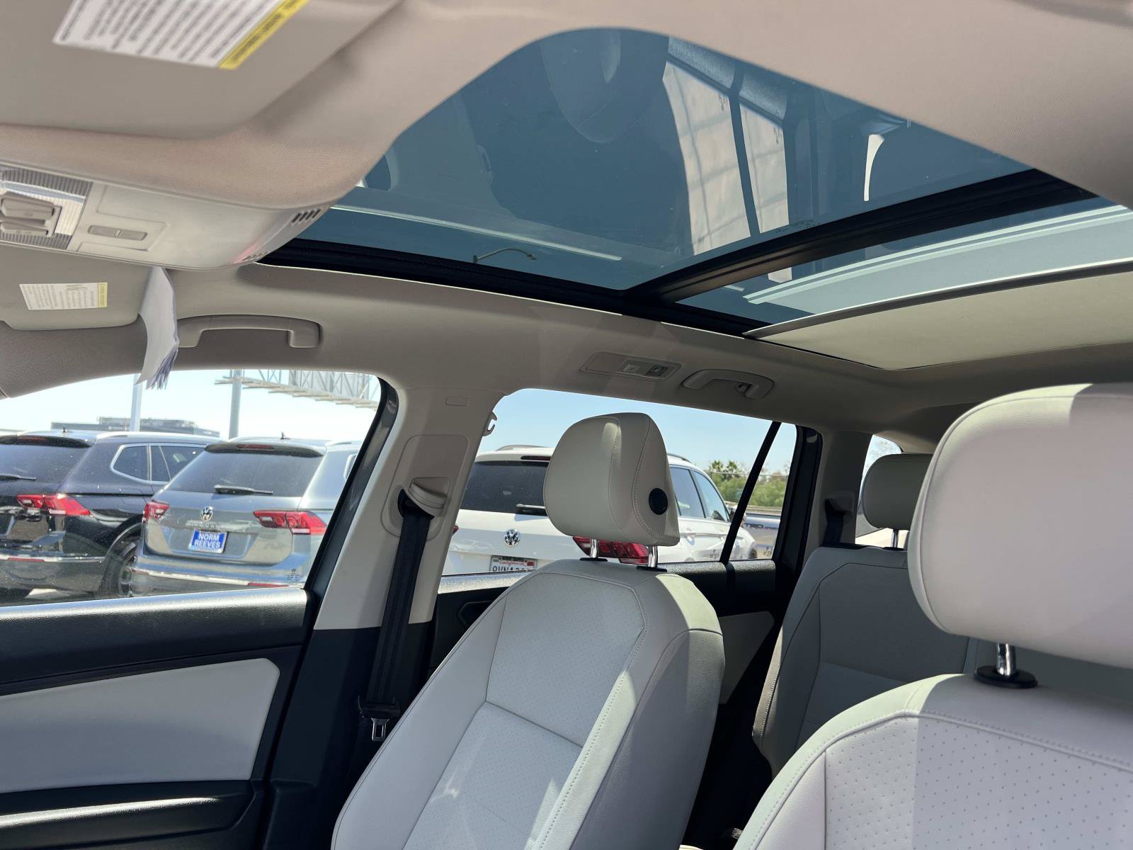 Used 2019 Volkswagen Tiguan SE w/ Panoramic Sunroof Package FWD image 19
