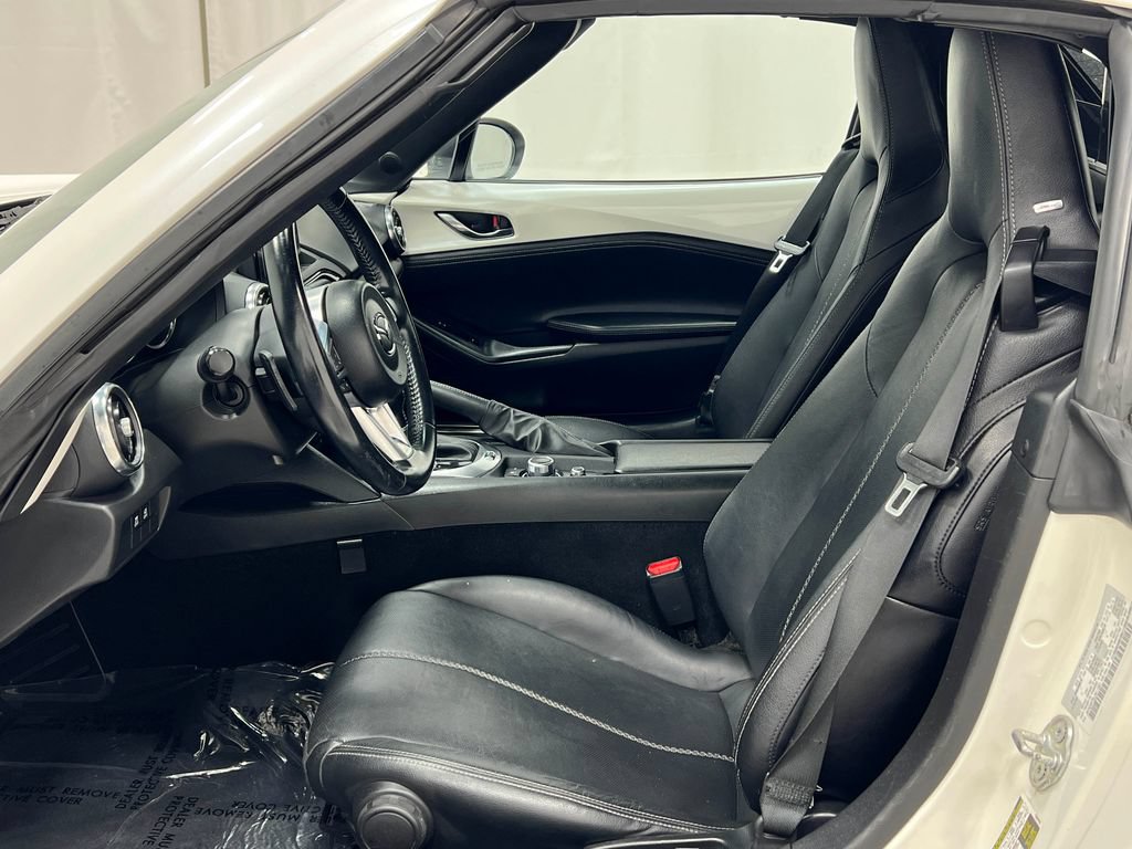 Used 2020 MAZDA MX-5 Miata RF Grand Touring RWD image 12