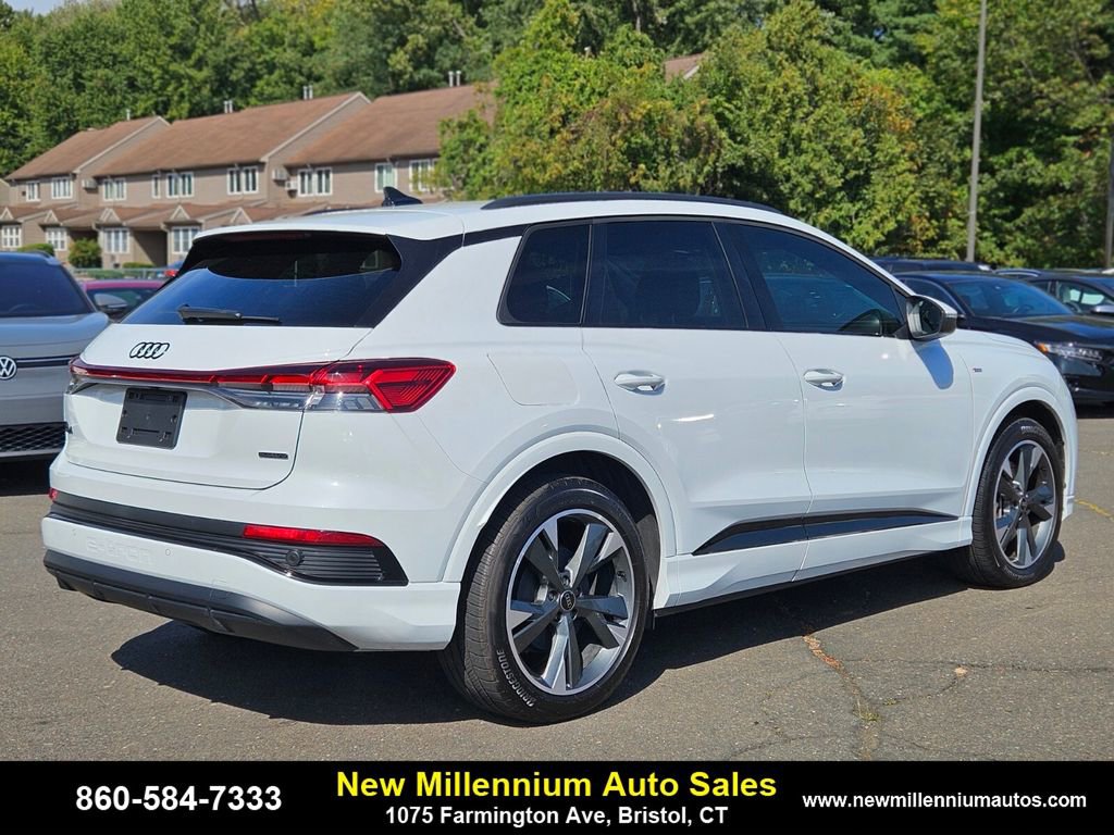 Used 2025 Audi Q4 e-tron Premium w/ Convenience Package image 5