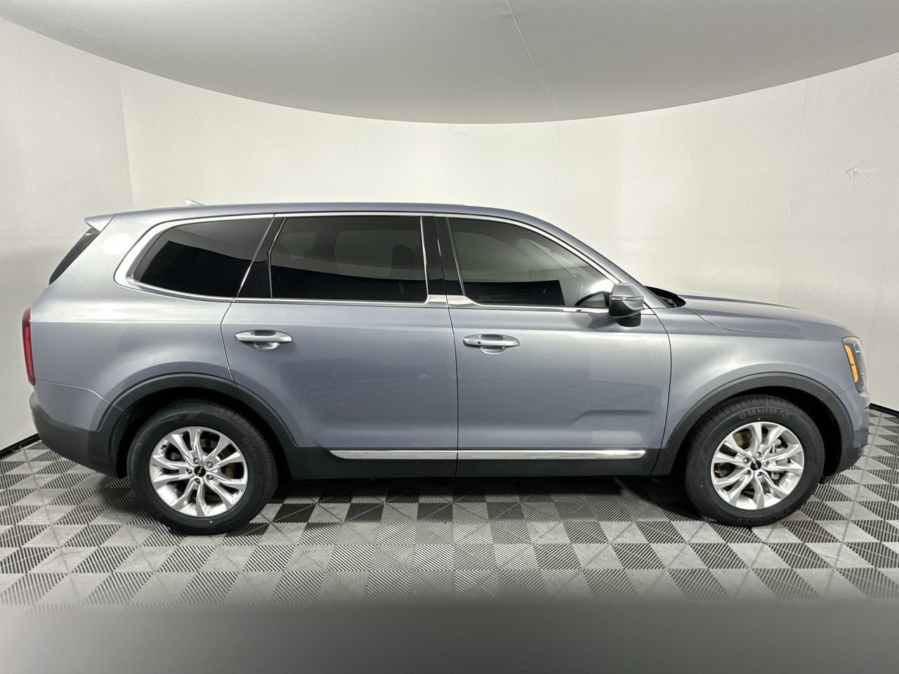 Used 2022 Kia Telluride LX FWD image 17