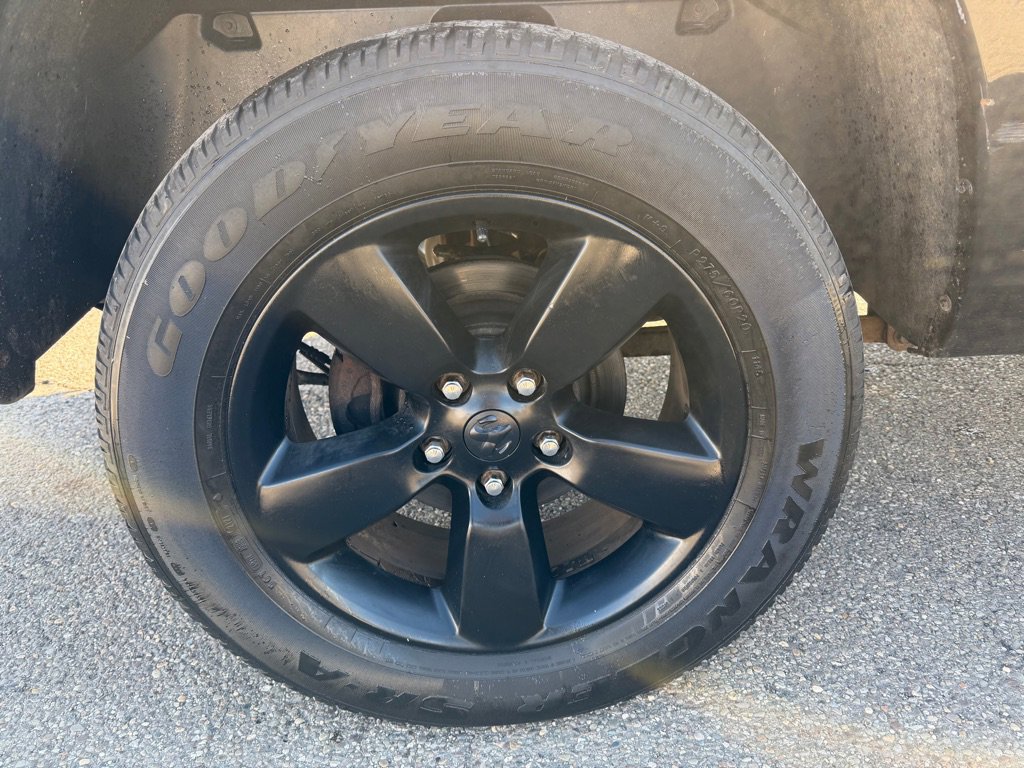 Used 2015 RAM 1500 Express w/ Black Ram 1500 Express Group AWD/4WD image 17