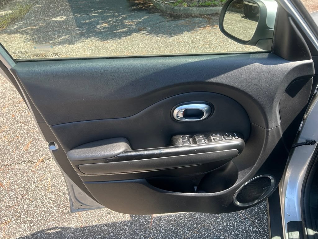 Used 2014 Kia Soul ! w/ Sun & Sound Package FWD image 14