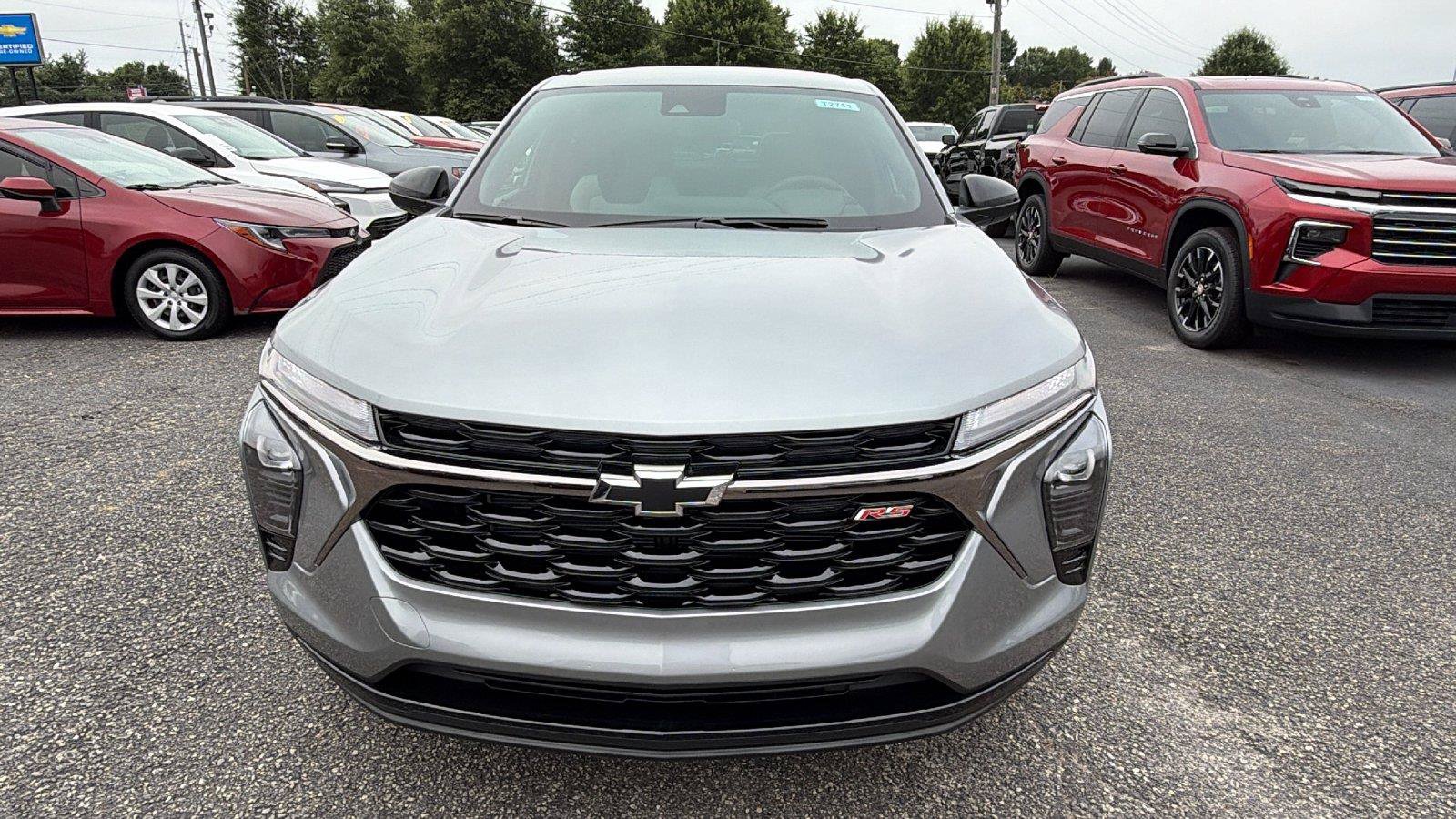 New 2026 Chevrolet Trax RS FWD image 2