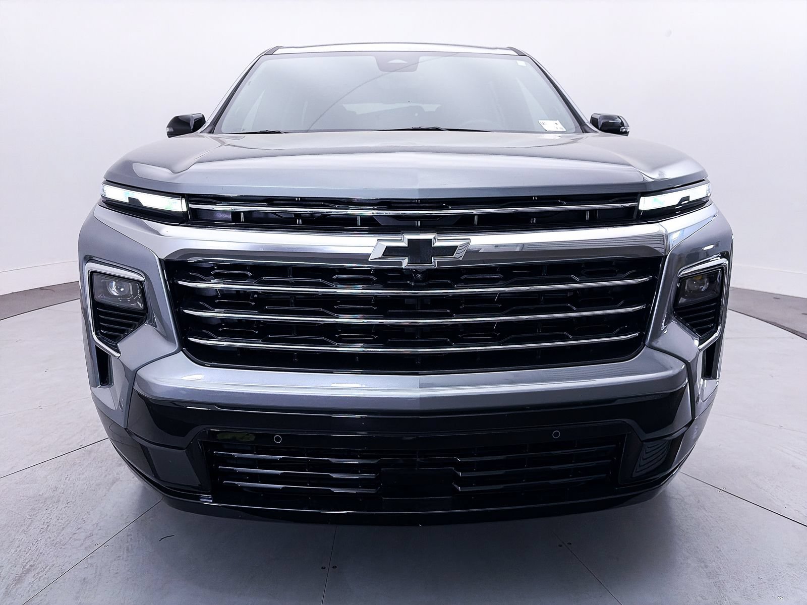Used 2025 Chevrolet Traverse High Country FWD image 13