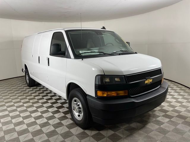 New 2025 Chevrolet Express 3500 w/ Driver Convenience Package image 5