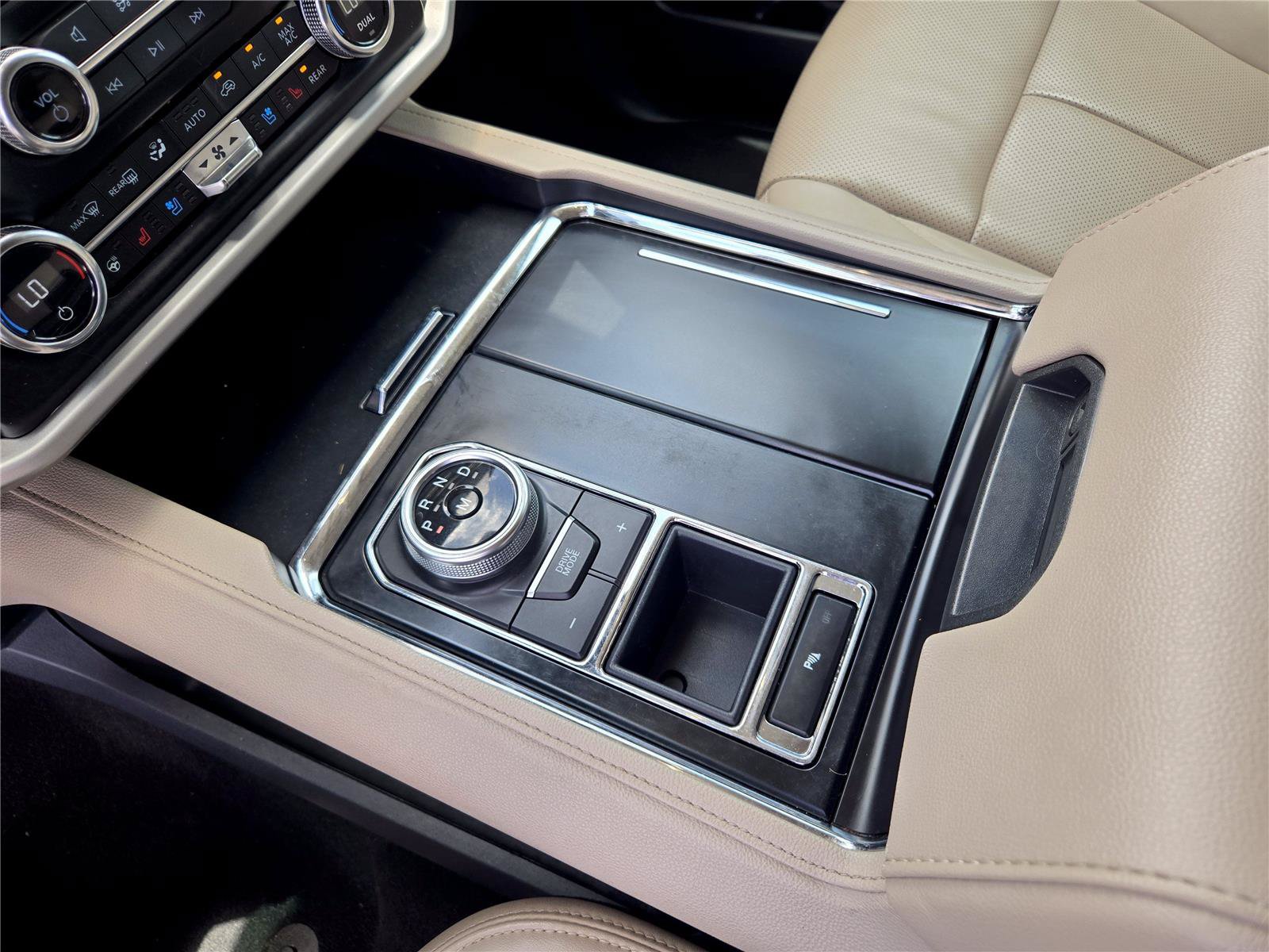 Certified 2023 Ford Expedition XLT RWD image 18