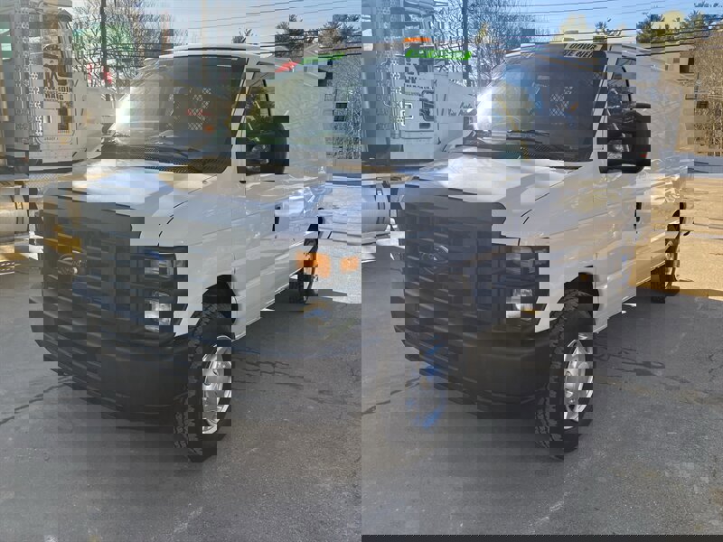 Used 2011 Ford E-250 and Econoline 250 image 1