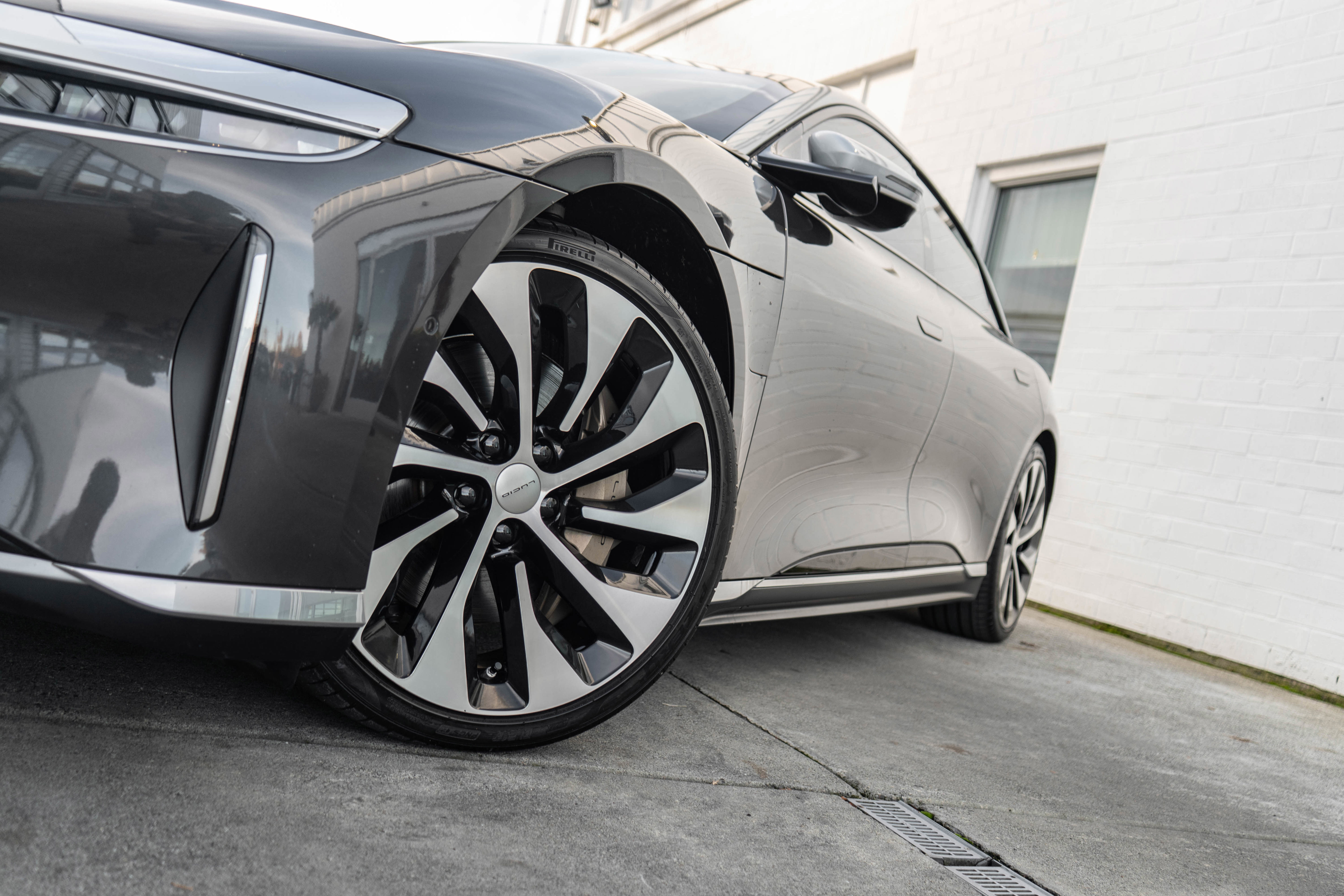 Used 2022 Lucid Air Grand Touring image 4