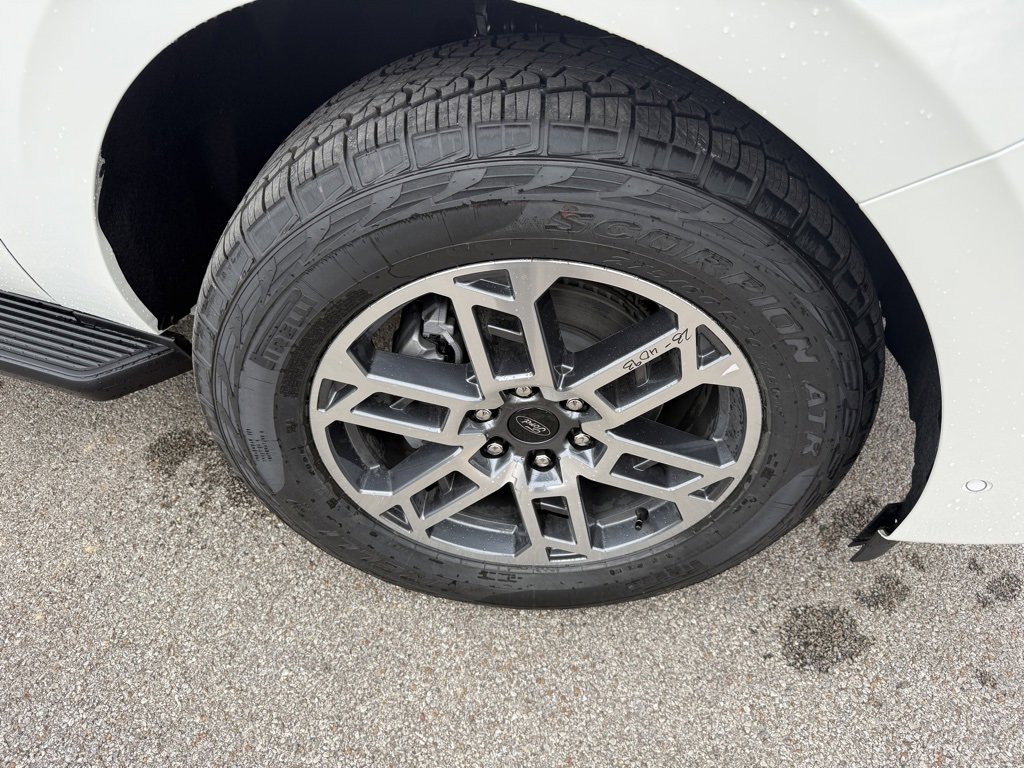 New 2025 Ford Expedition Max Active image 11