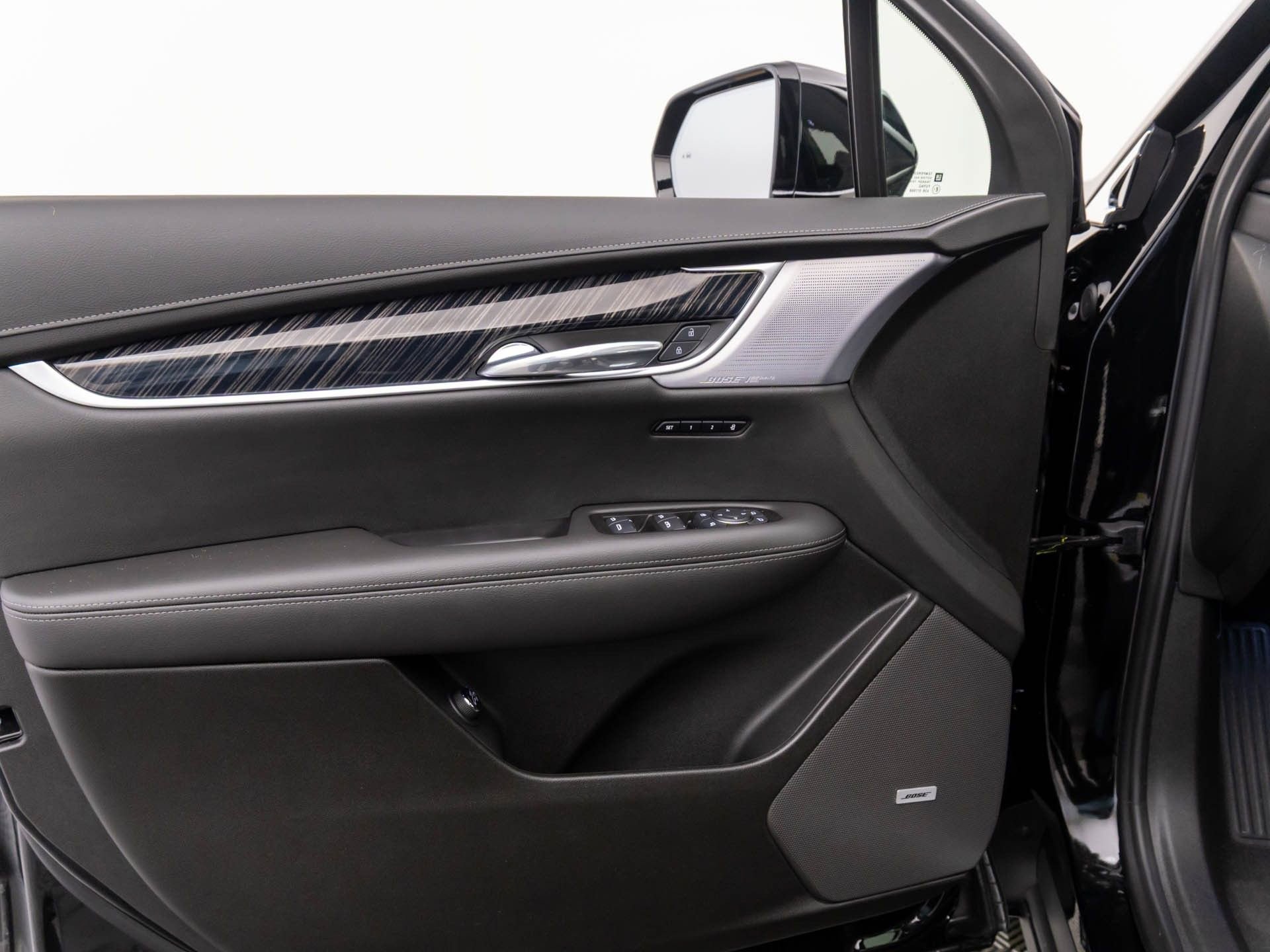 New 2025 Cadillac XT6 Premium Luxury image 15