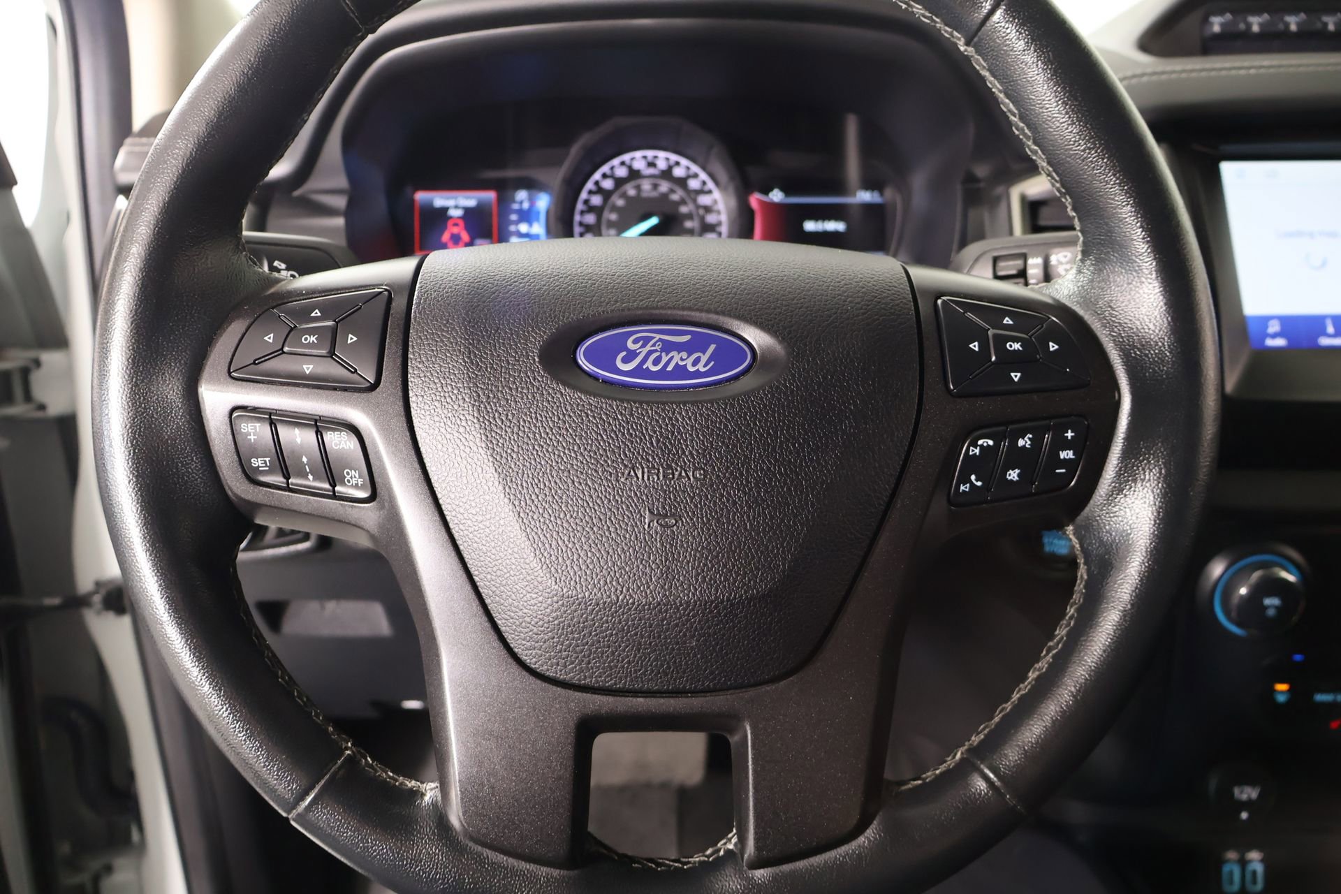 Used 2023 Ford Ranger Lariat w/ Tremor Off-Road Package AWD/4WD image 3