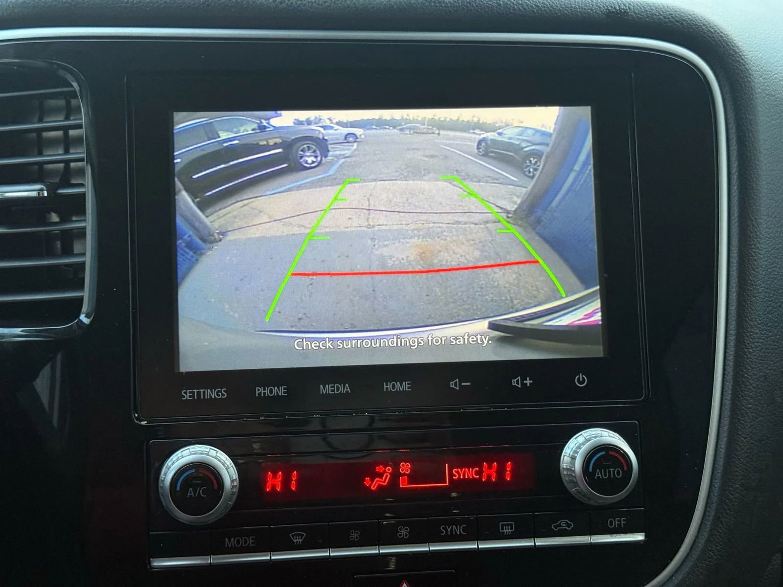 Used 2020 Mitsubishi Outlander SE FWD image 32