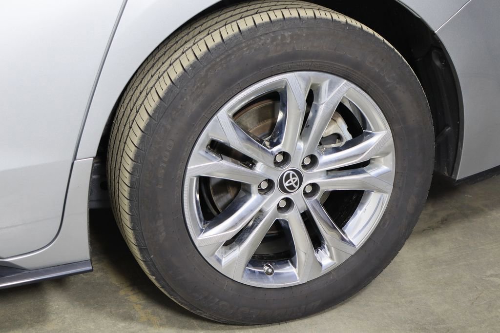 Used 2024 Toyota Sienna Platinum image 44