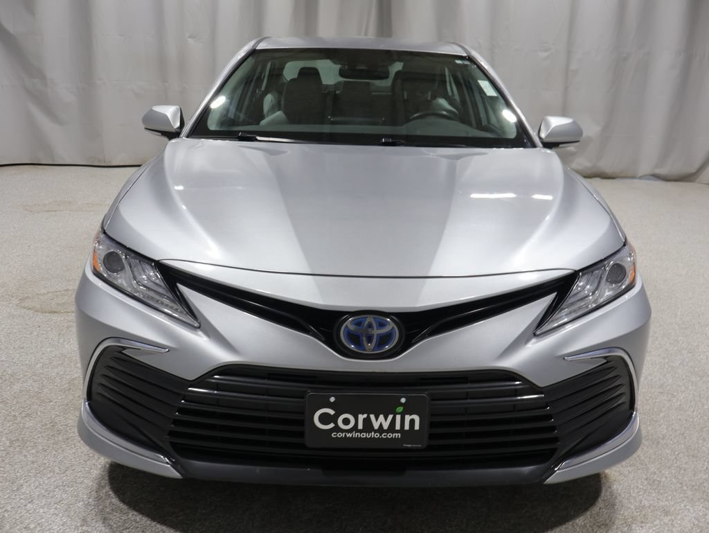 Used 2022 Toyota Camry XLE w/ Cold Weather Package FWD image 8