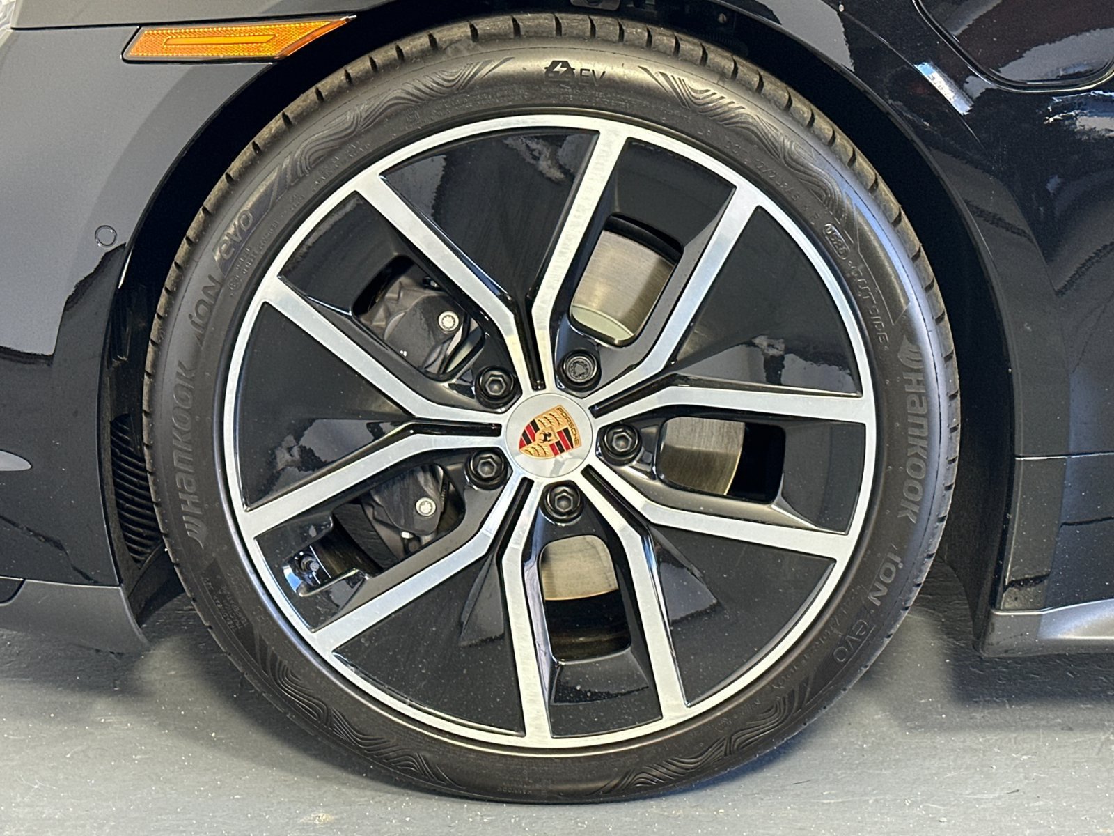New 2026 Porsche Taycan AWD/4WD image 33