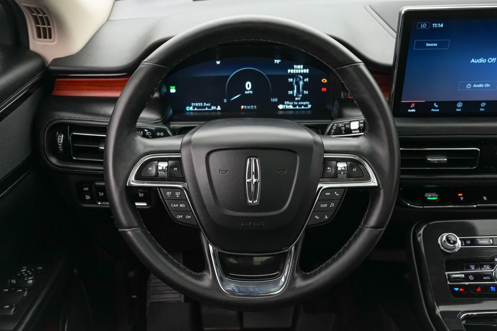 Used 2023 Lincoln Nautilus Reserve image 13