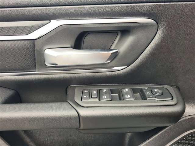 New 2026 RAM 1500 4x4 Crew Cab image 24