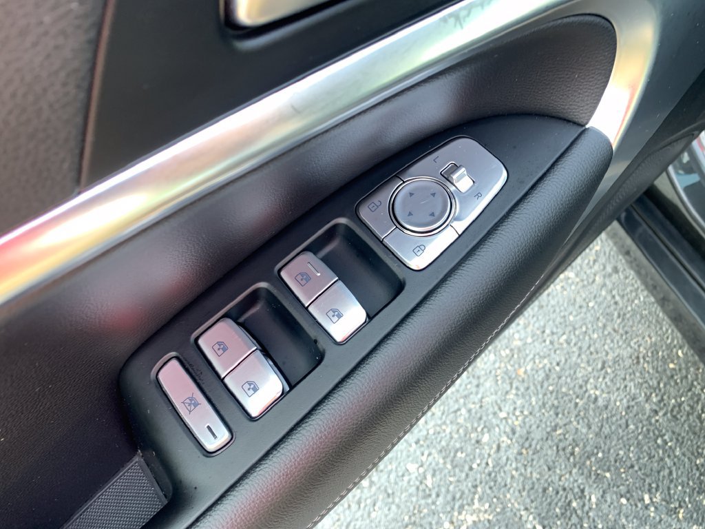 Used 2025 Genesis G70 2.5T AWD/4WD image 18