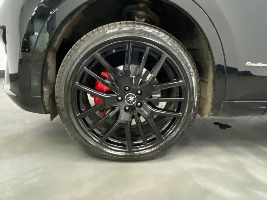 Used 2020 Maserati Levante GranSport image 19