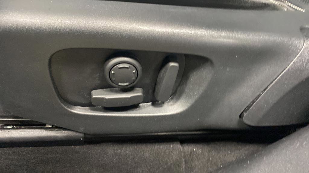 Used 2021 Land Rover Range Rover Velar R-Dynamic S image 15