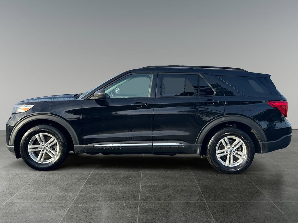 Used 2024 Ford Explorer XLT w/ Equipment Group 202A image 4