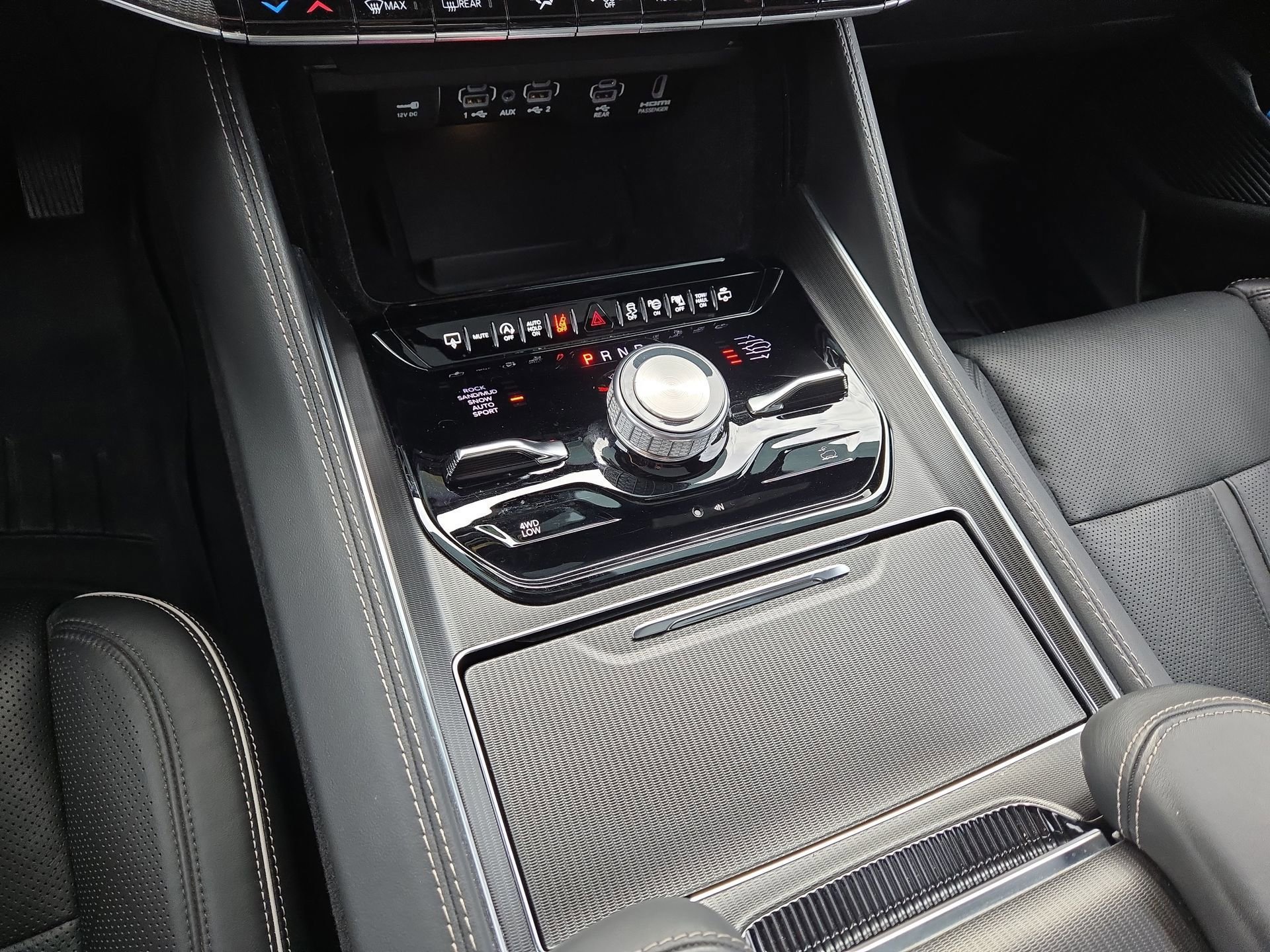 Used 2024 Jeep Grand Wagoneer Series II w/ Quick Order Packagew 28T image 22