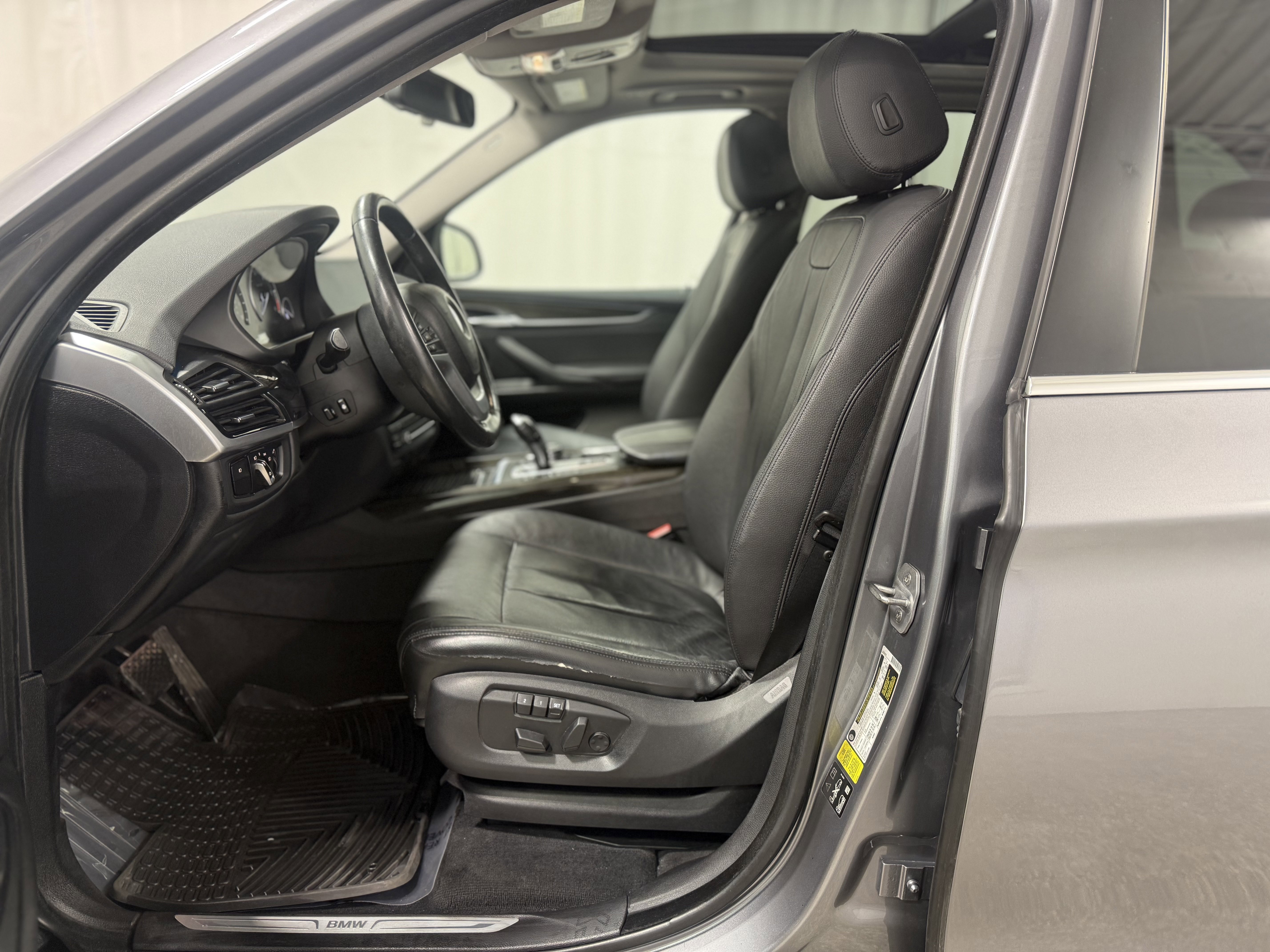 Used 2015 BMW X5 xDrive35d image 14